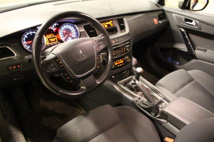 494411-22 Peugeot 508 SW (Back Sensors, Panoramic Roof) -11