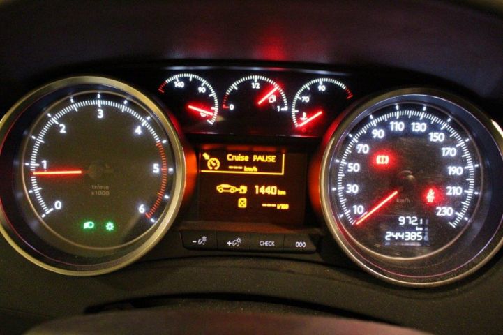 494411-26 Peugeot 508 SW (Back Sensors, Panoramic Roof) -11