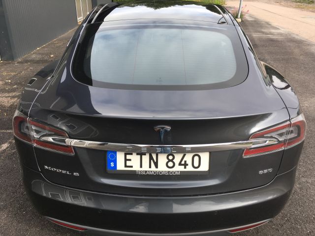 494499-9 Tesla S85 D 2015