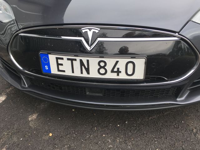 494499-15 Tesla S85 D 2015