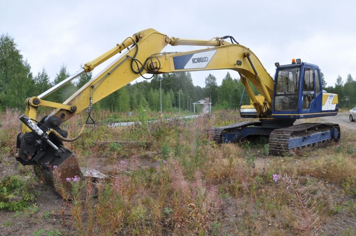 494549-3 Kobelco SK 200 Excavator (1997)