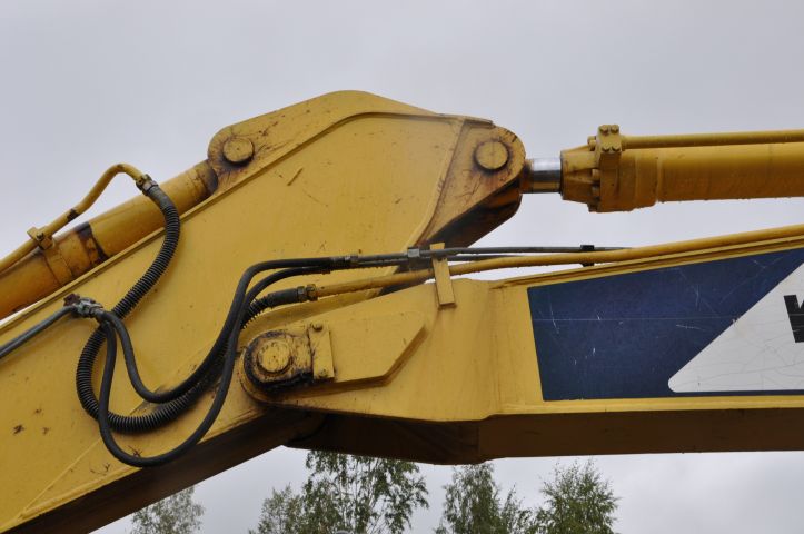 494549-17 Kobelco SK 200 Excavator (1997)
