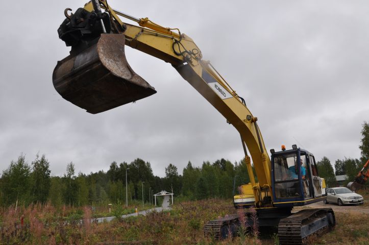 494549-20 Kobelco SK 200 Excavator (1997)