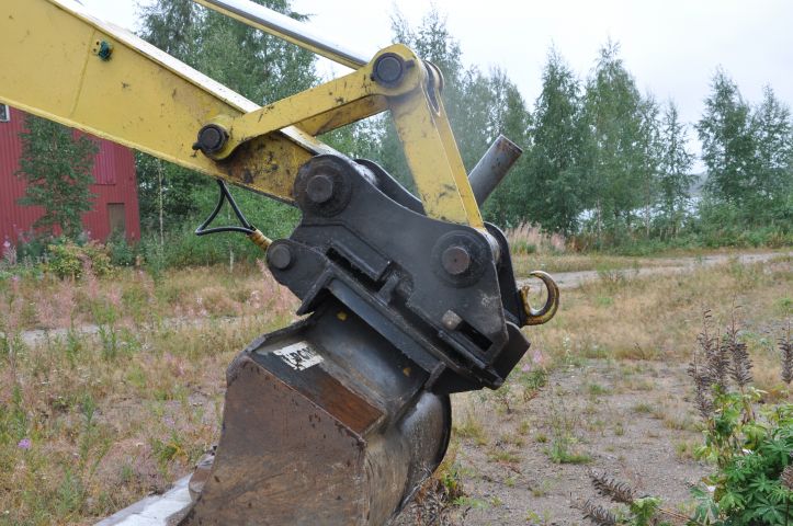 494549-22 Kobelco SK 200 Excavator (1997)