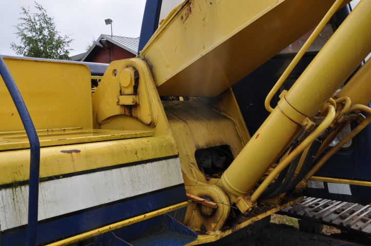 494549-25 Kobelco SK 200 Excavator (1997)