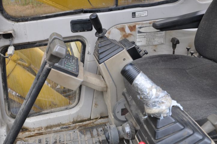 494549-27 Kobelco SK 200 Excavator (1997)