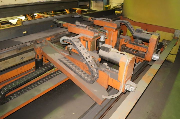 457452-22 Pressbreak Beyeler RT 300x4100