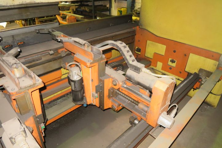 457452-23 Pressbreak Beyeler RT 300x4100