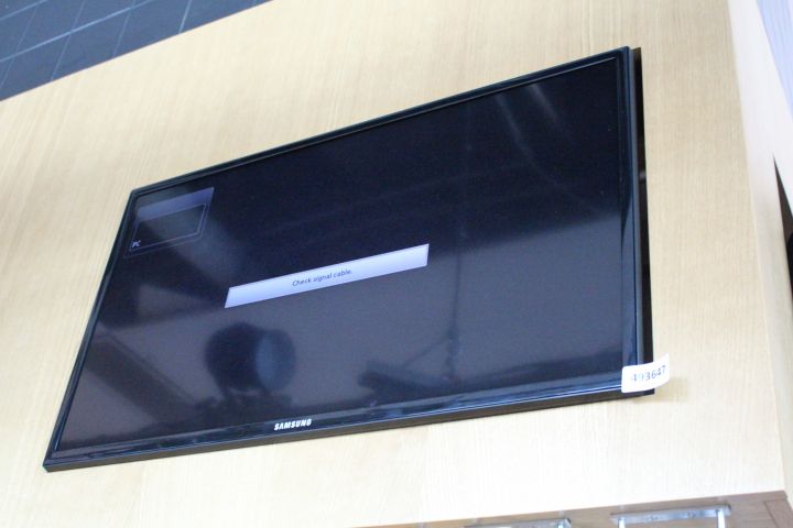 493647-2 LED-monitor 32" Samsung LH32MDBPLGC/EN