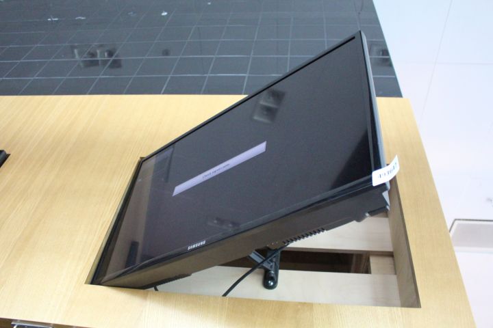 493647-4 LED-monitor 32" Samsung LH32MDBPLGC/EN