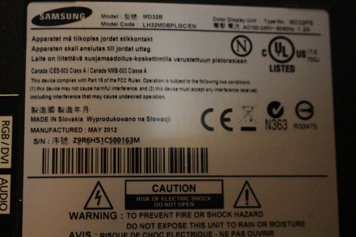 493647-6 LED-monitor 32" Samsung LH32MDBPLGC/EN