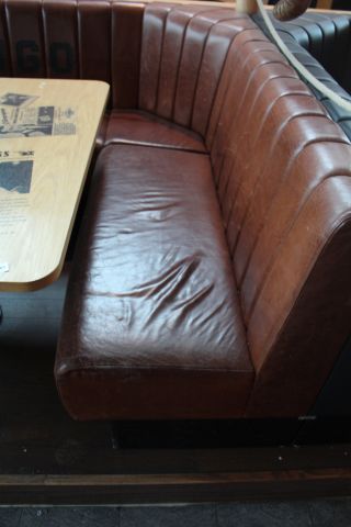 493685-3 Restaurangsoffa U-form med bord