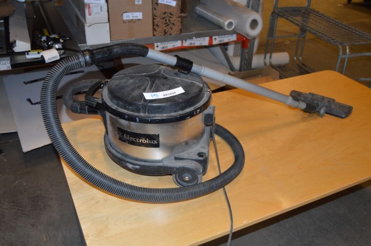 493494-1 Vacuum cleaner Electrolux UZ930S