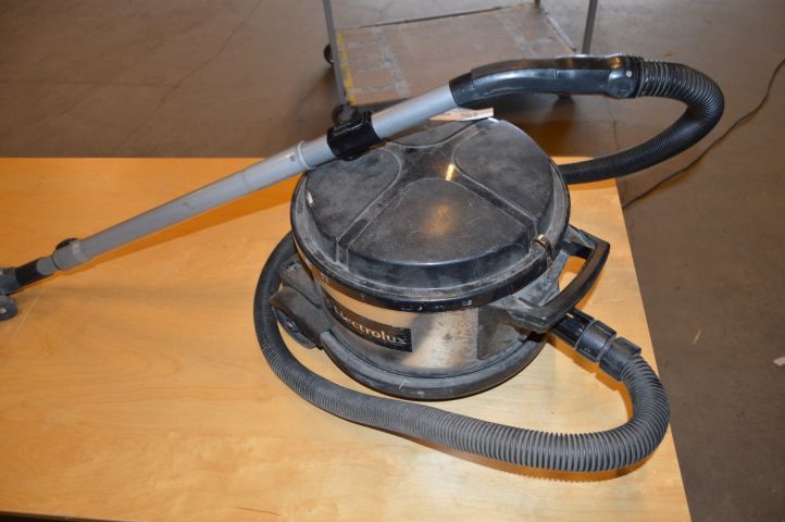 493494-2 Vacuum cleaner Electrolux UZ930S