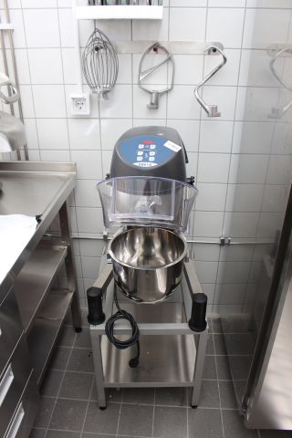 454811-2 Mixer Electrolux XBE10 with accessories on tripod - 2017