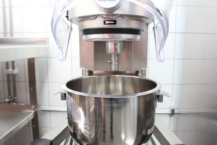 454811-7 Mixer Electrolux XBE10 with accessories on tripod - 2017