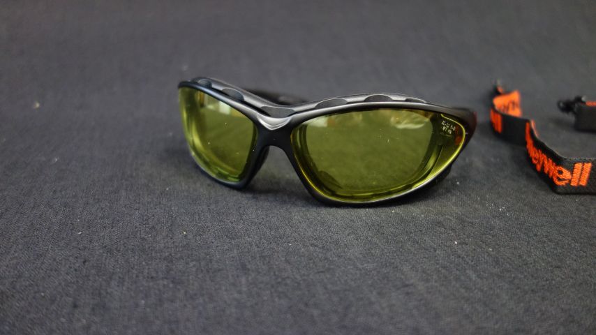 488245-2 10 pcs Honeywell SP1000 - Amber lens, durestreme - Free shipping