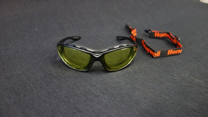 488245-3 10 pcs Honeywell SP1000 - Amber lens, durestreme - Free shipping