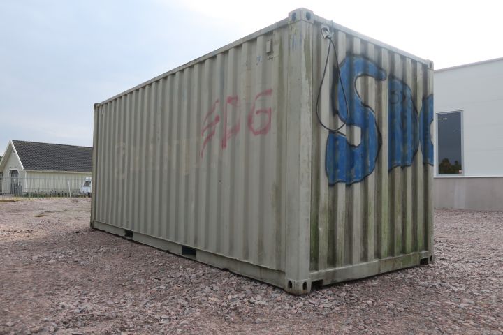 495343-3 20-foot container with interior lighting and material frame