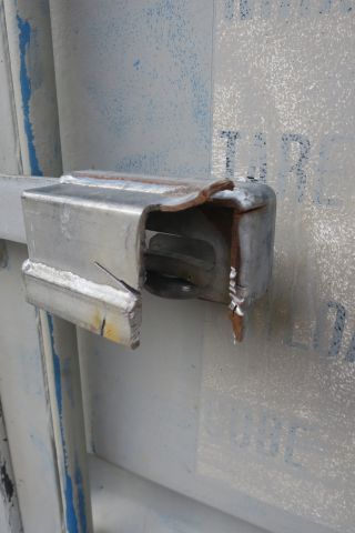 495343-6 20-foot container with interior lighting and material frame