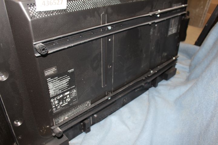 436527-3 TV Monitor NEC 42 ''