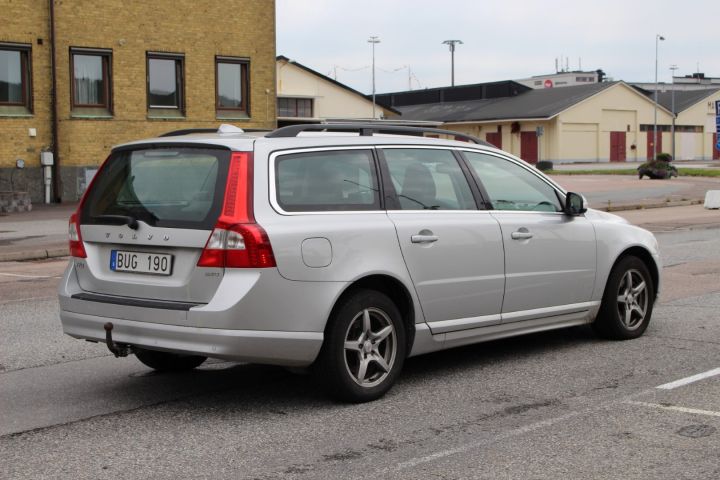 496148-5 Volvo V70 2.4 D Momentum automat-2010 (175hk, 38700mil)