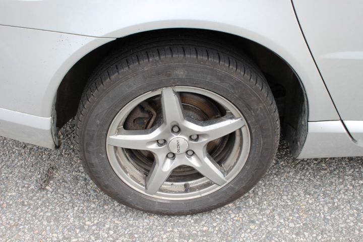 496148-12 Volvo V70 2.4 D Momentum automat-2010 (175hk, 38700mil)