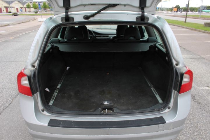 496148-23 Volvo V70 2.4 D Momentum automat-2010 (175hk, 38700mil)