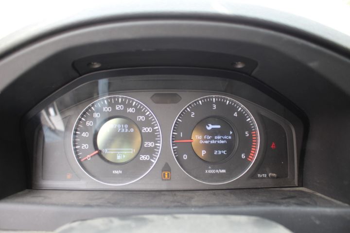 496148-31 Volvo V70 2.4 D Momentum automat-2010 (175hk, 38700mil)