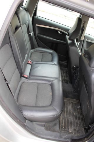 496148-41 Volvo V70 2.4 D Momentum automat-2010 (175hk, 38700mil)