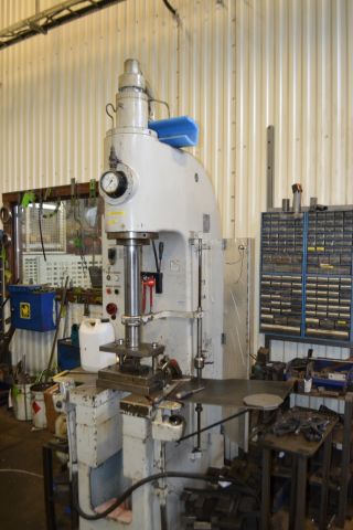 492369-2 Workshop press Muller 100 tons