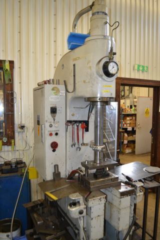 492369-3 Workshop press Muller 100 tons