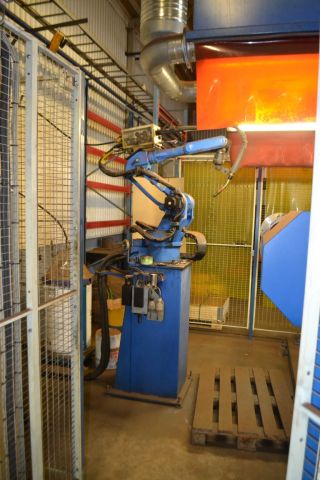 492373-11 Svetsrobotcell Motoman