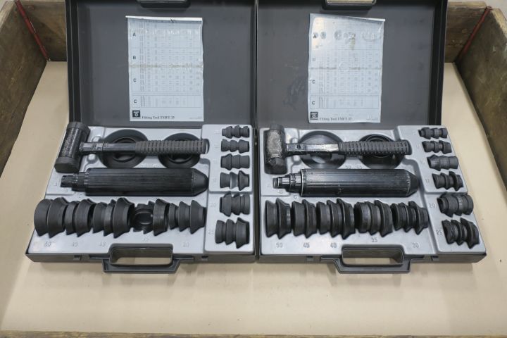 498101-1 2 boxes with fitting tools SKF TMFT 33