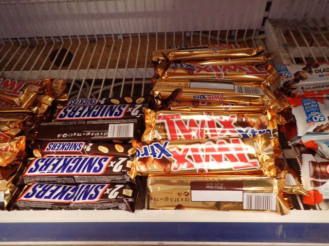 467476-21 Party of Chocolate