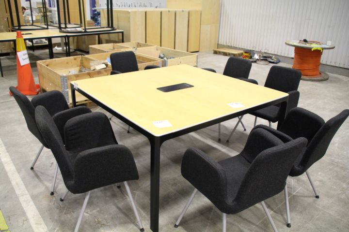 497798-2 Conference table Bekant, 7 chairs Patrik