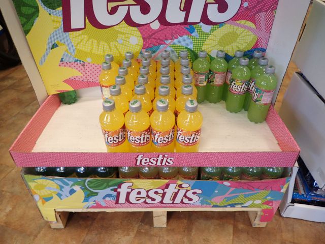 467493-19 Party with Drink