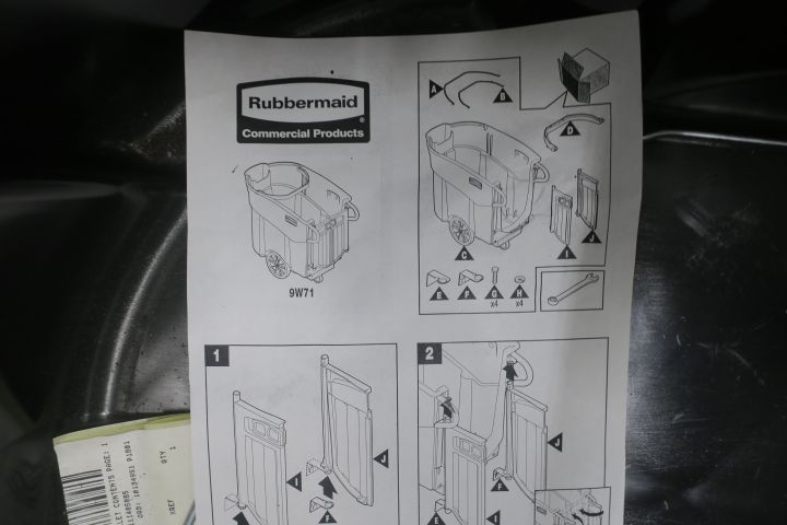 498435-5 Sopvagn Rubbermaid Mega Brute