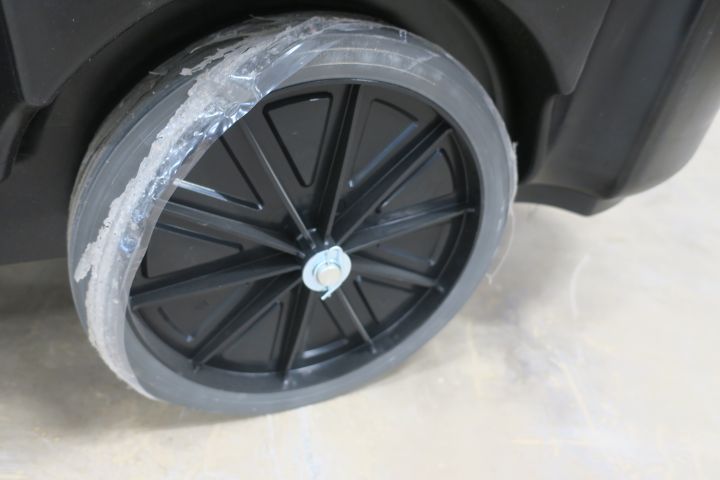 498435-10 Sopvagn Rubbermaid Mega Brute