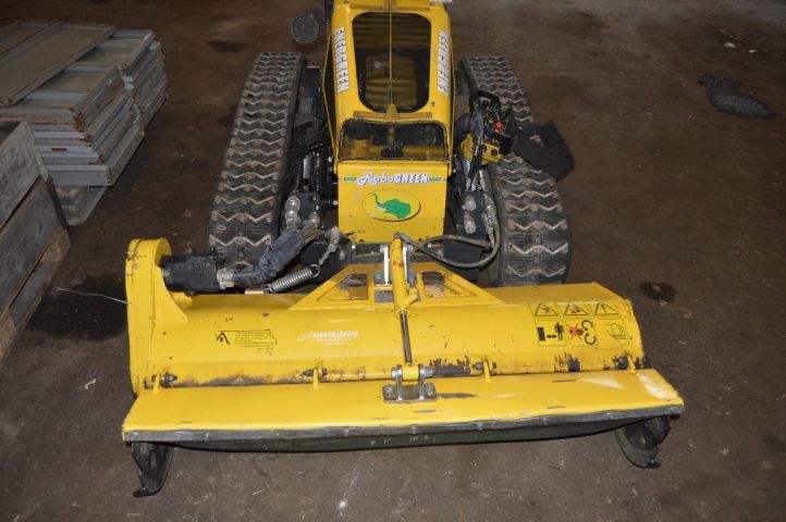 492482-3 Robot Energreen with clips, sweeps and slaghack