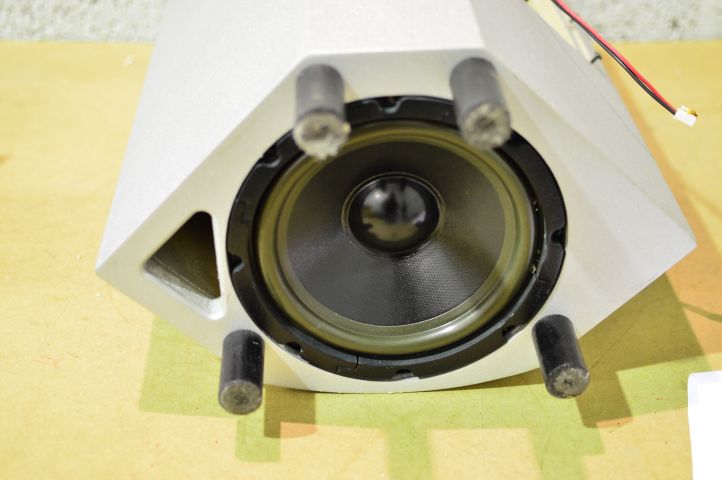 500778-3 DLS Sub T-8 active without the amplyfire