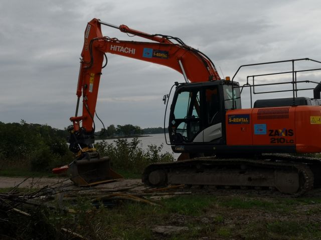 Hitachi ZX210 LC -2015 - PS Auction - We value the future