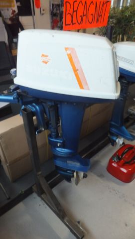 501398-2 Suzuki boat engine 9.9 hp