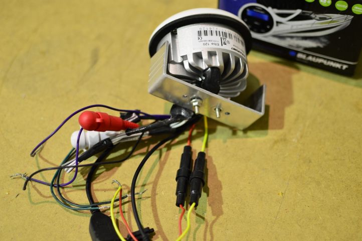 501372-3 Blaupunkt Elba 120 Marine radio