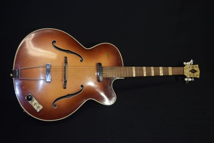 406315-3 Elgitar Höfner & Banjo Marma