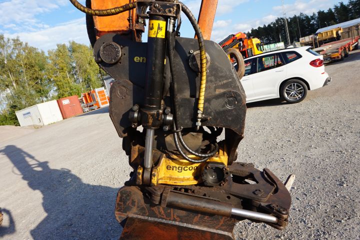 Crawler excavator Hitachi ZX 225 USLC-5B -13 - PS Auction - We