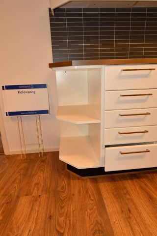 502199-18 Utställningskök #1