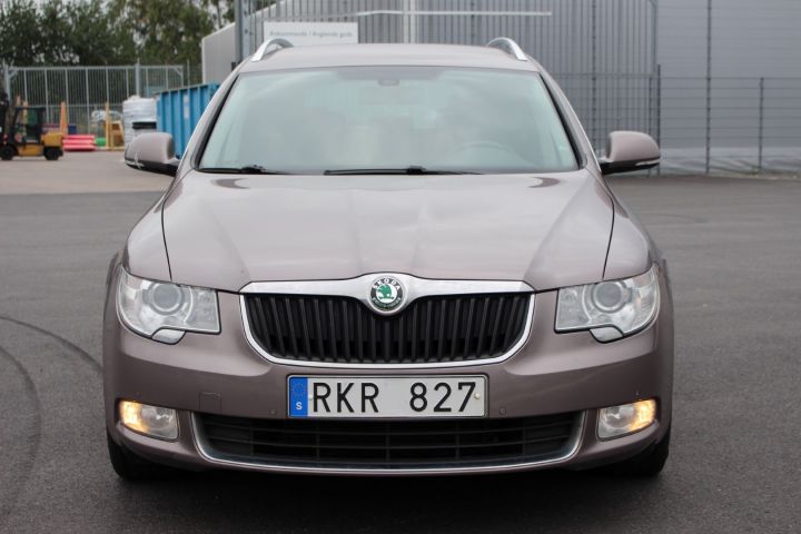 502205-2 Skoda Superb Kombi Elegance 2,0 TDI DSG Automat -2010 (140hk, 19978 mil)