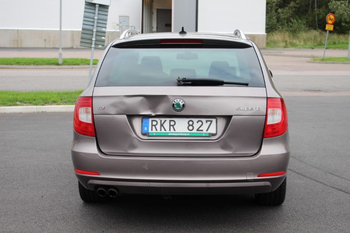 502205-6 Skoda Superb Kombi Elegance 2,0 TDI DSG Automat -2010 (140hk, 19978 mil)