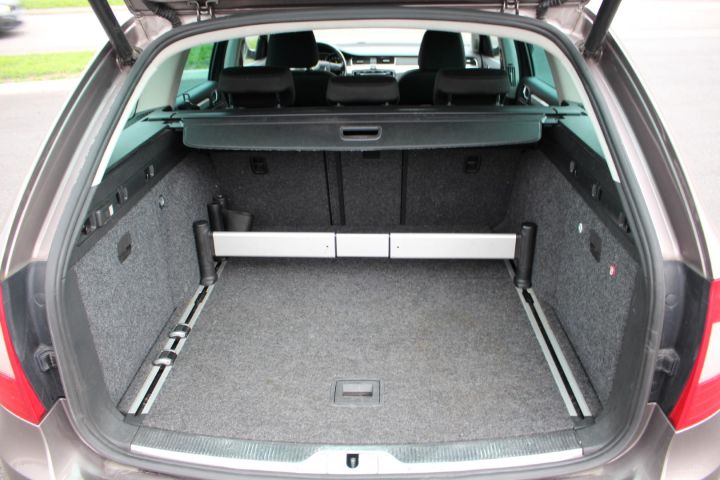 502205-18 Skoda Superb Kombi Elegance 2,0 TDI DSG Automat -2010 (140hk, 19978 mil)